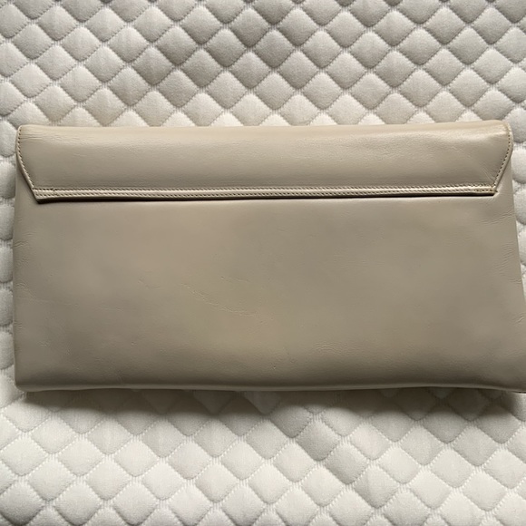 VINTAGE CREAM LEATHER CLUTCH /MAGNETIC CLOSURE / INSIDE POCKET - Picture 2 of 11